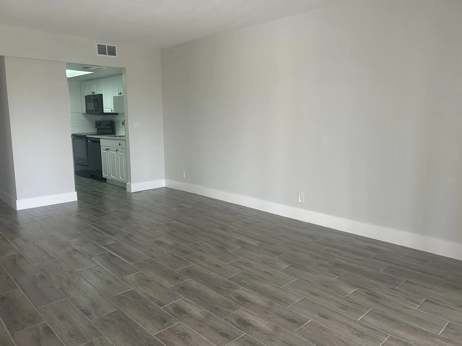 2 bed, 1.0 bath, 765 sqft, $1,800 — Photo 4