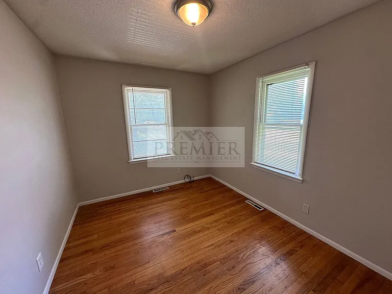8406 E 92nd Pl — Photo 9
