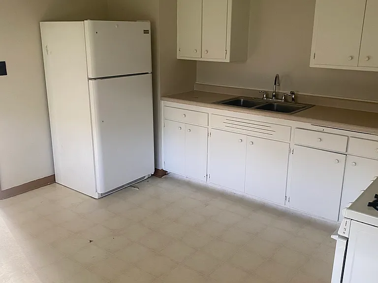 1034 Lakefield Rd #3 — Photo 2