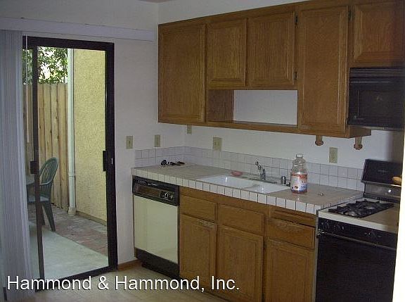 4th image of 5906 Etiwanda Ave Unit 16