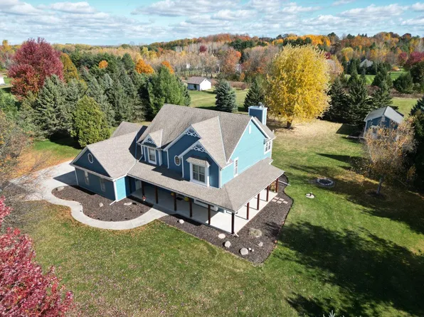 1586 Prairie LANE, Hubertus, WI 53033