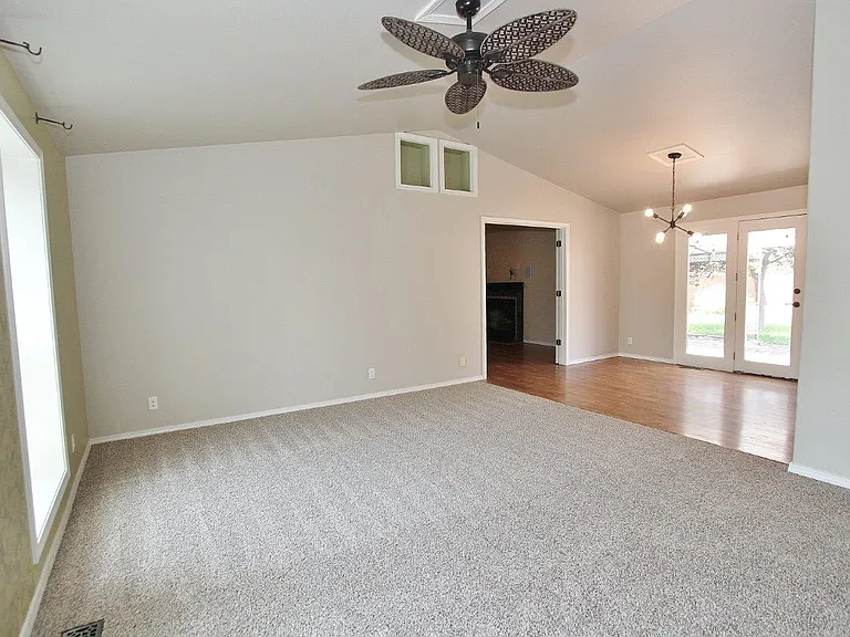 6153 N Portsmouth Ave — Photo 3