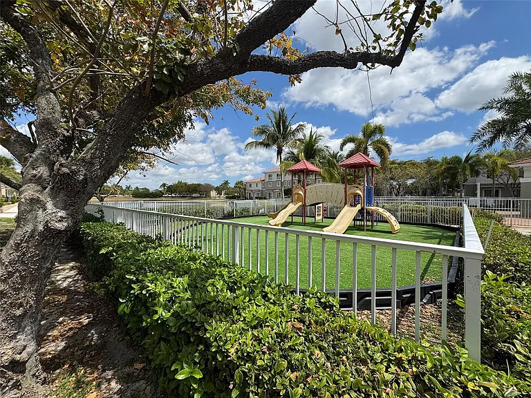 2675 SW 81st Ter #2683 — Photo 40