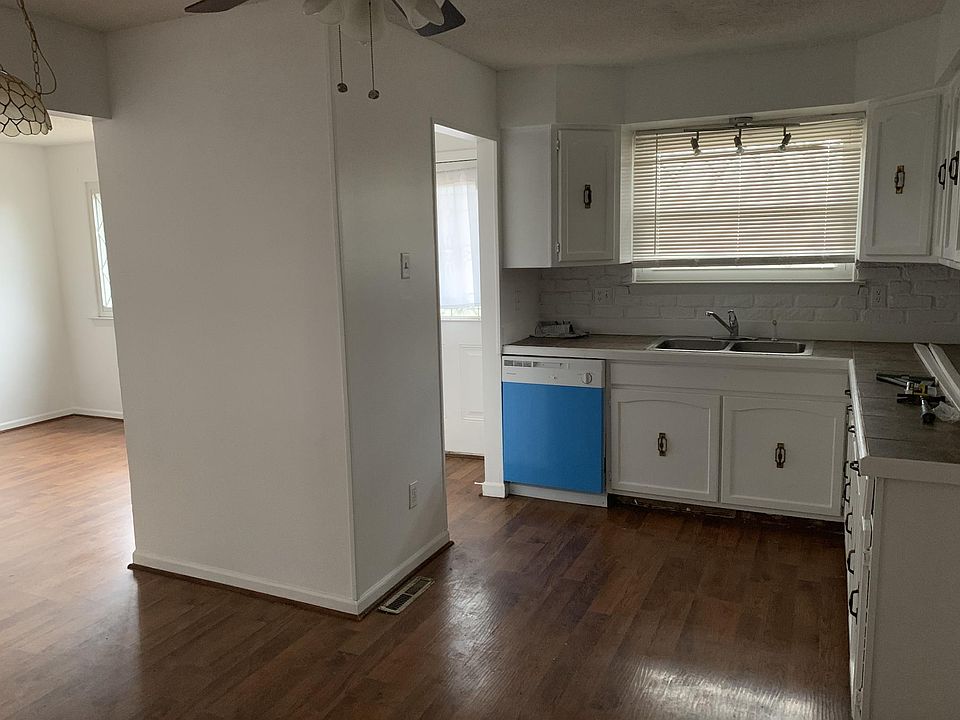 2nd image of 5445 Carbondale Dr