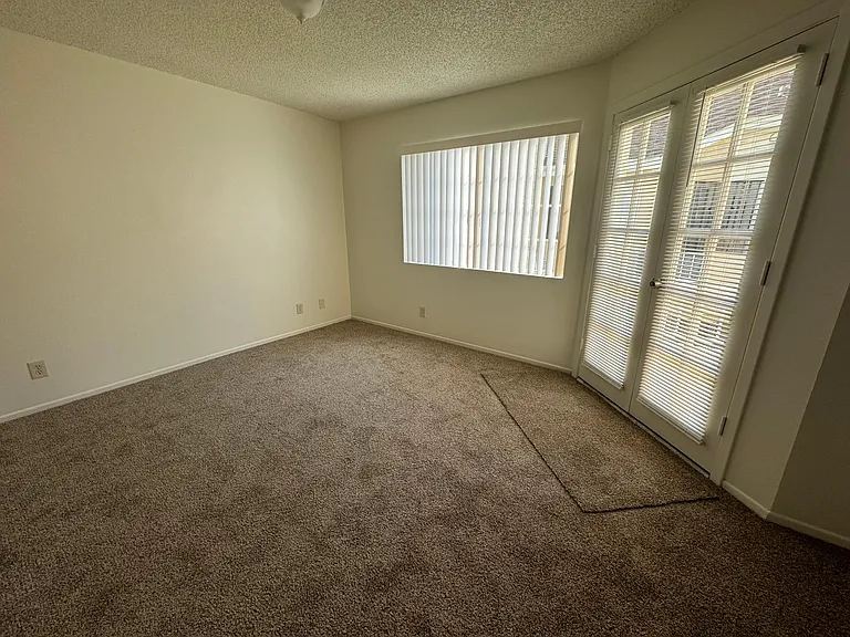 224 E Dexter St #13 — Photo 6