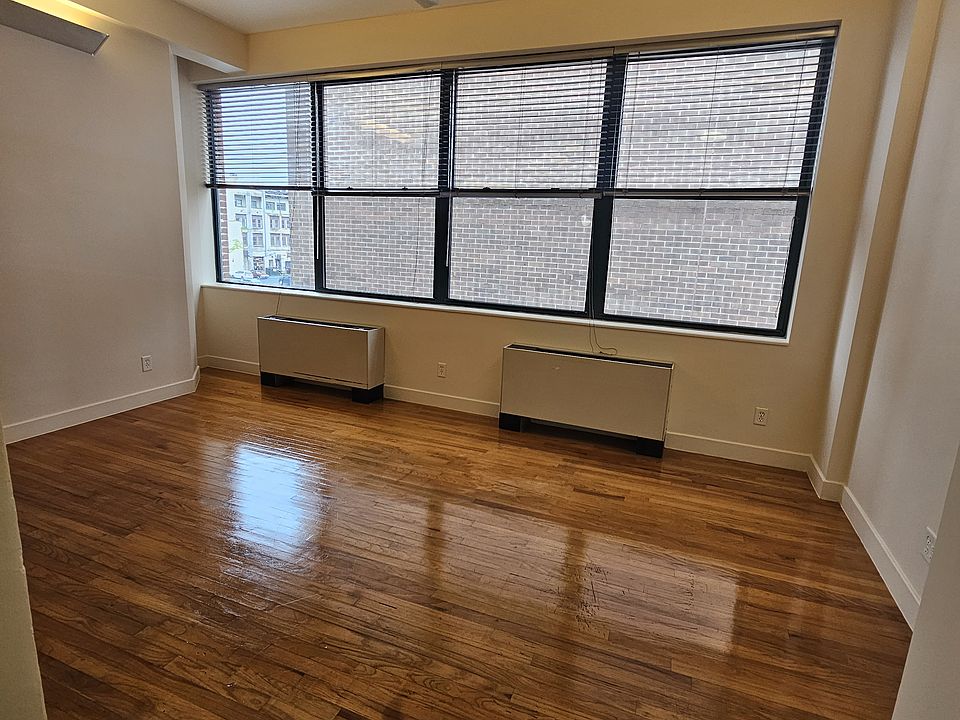 2nd image of 68-70 Bank St #3F