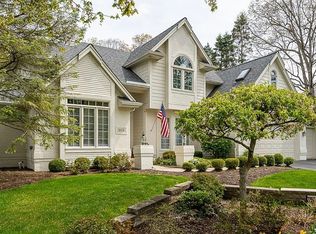 9114 Rolling Hill Rd, Holland, OH 43528