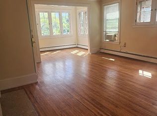 2100 Surrey, Cleveland, OH 44106