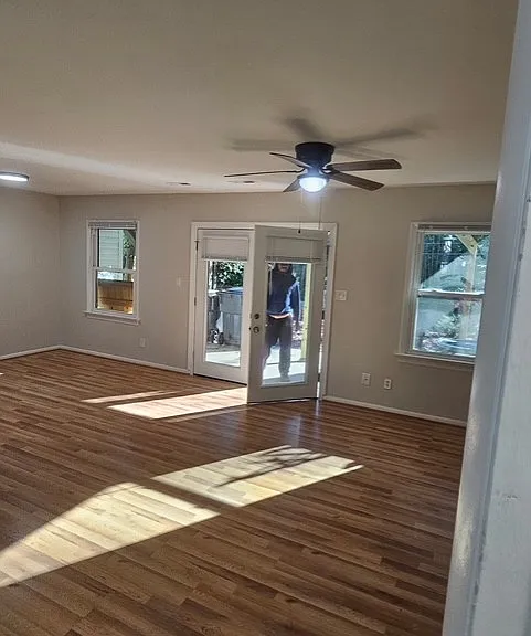 119 Albemarle Dr — Photo 2