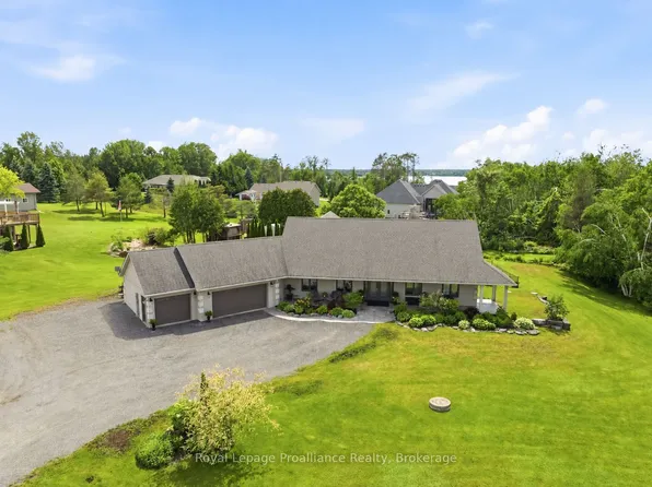 1646 Harriet Ln, Selwyn, ON K0L 1T0
