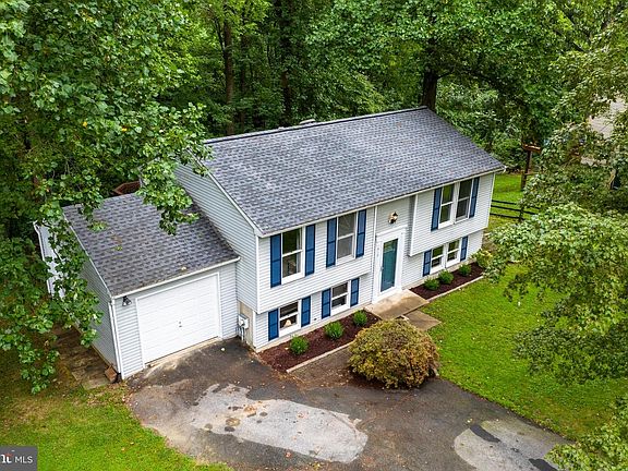 2nd image of 610 Morgan Dr E