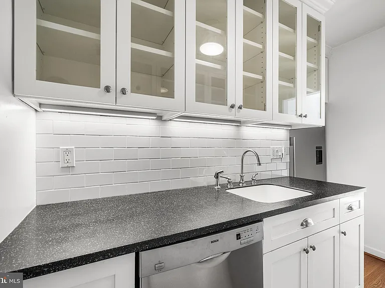 4301 Massachusetts Ave NW #4012 — Photo 21