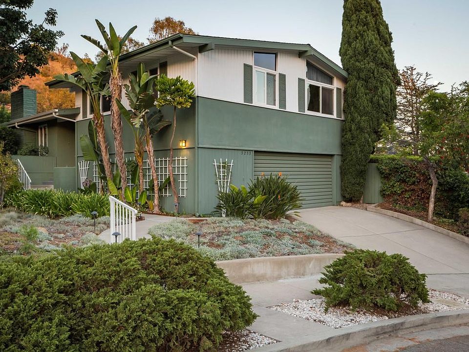 1st image of 3233 Lucinda Ln