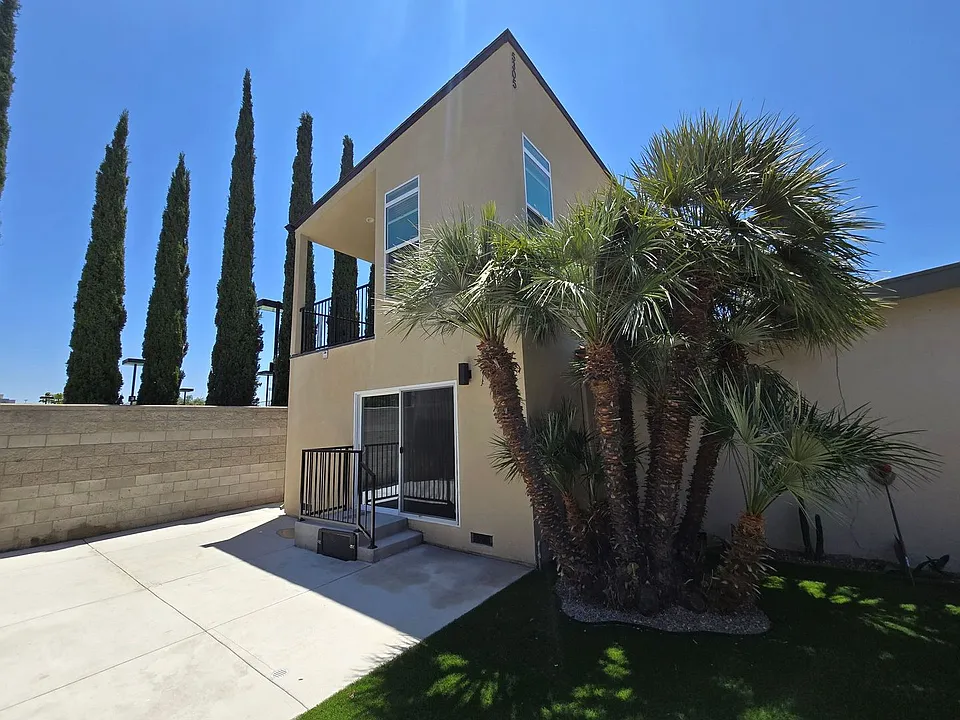 5305 Hewlett Dr