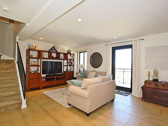 2nd image of 100 West Broadway