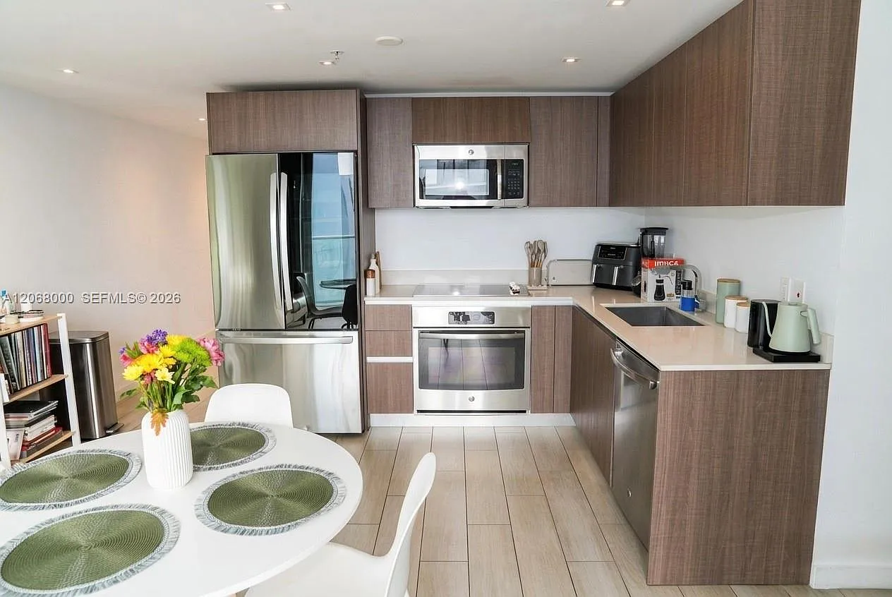 Le Parc At Brickell Condo — Photo 1