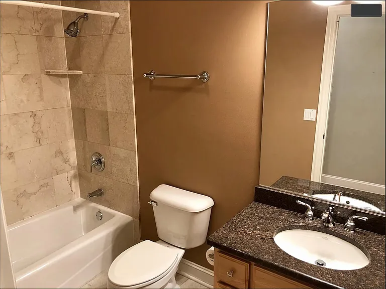 2047 W Belmont Ave #3 — Photo 20