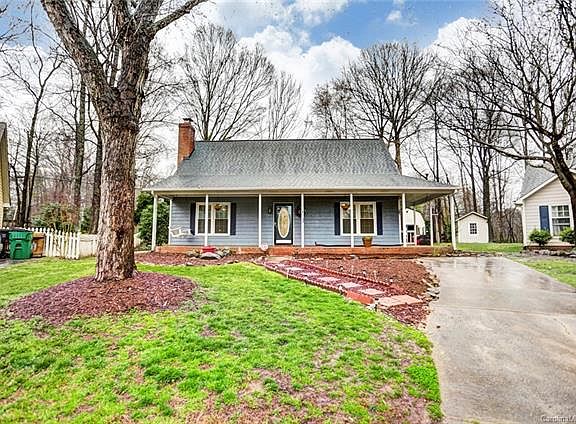 2nd image of 6738 Raeburn Ln