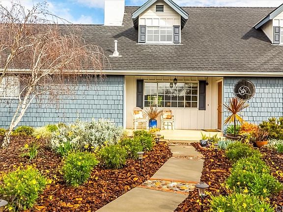 4th image of 1019 Robin Cir
