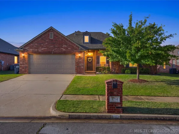1714 W 119th Pl S, Jenks, OK 74037