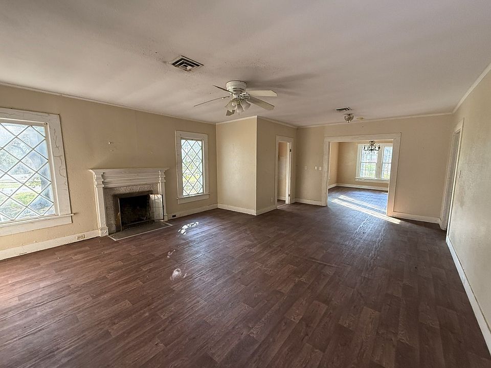 2nd image of 100 Smith St