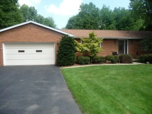 3815 Esther Ln photo 1