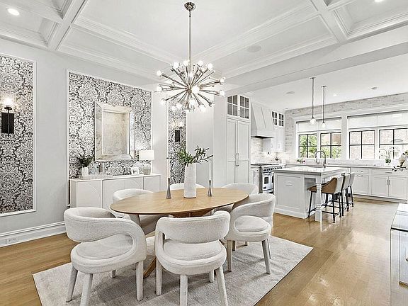 5th image of 224 Garden St