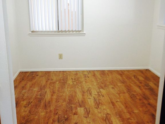 3rd image of 7801 Calle De Cobre NE