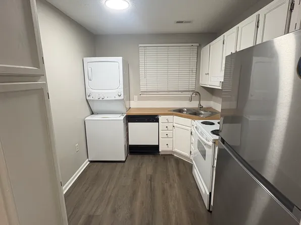 4318 Great Oak Dr, North Charleston, SC 29418
