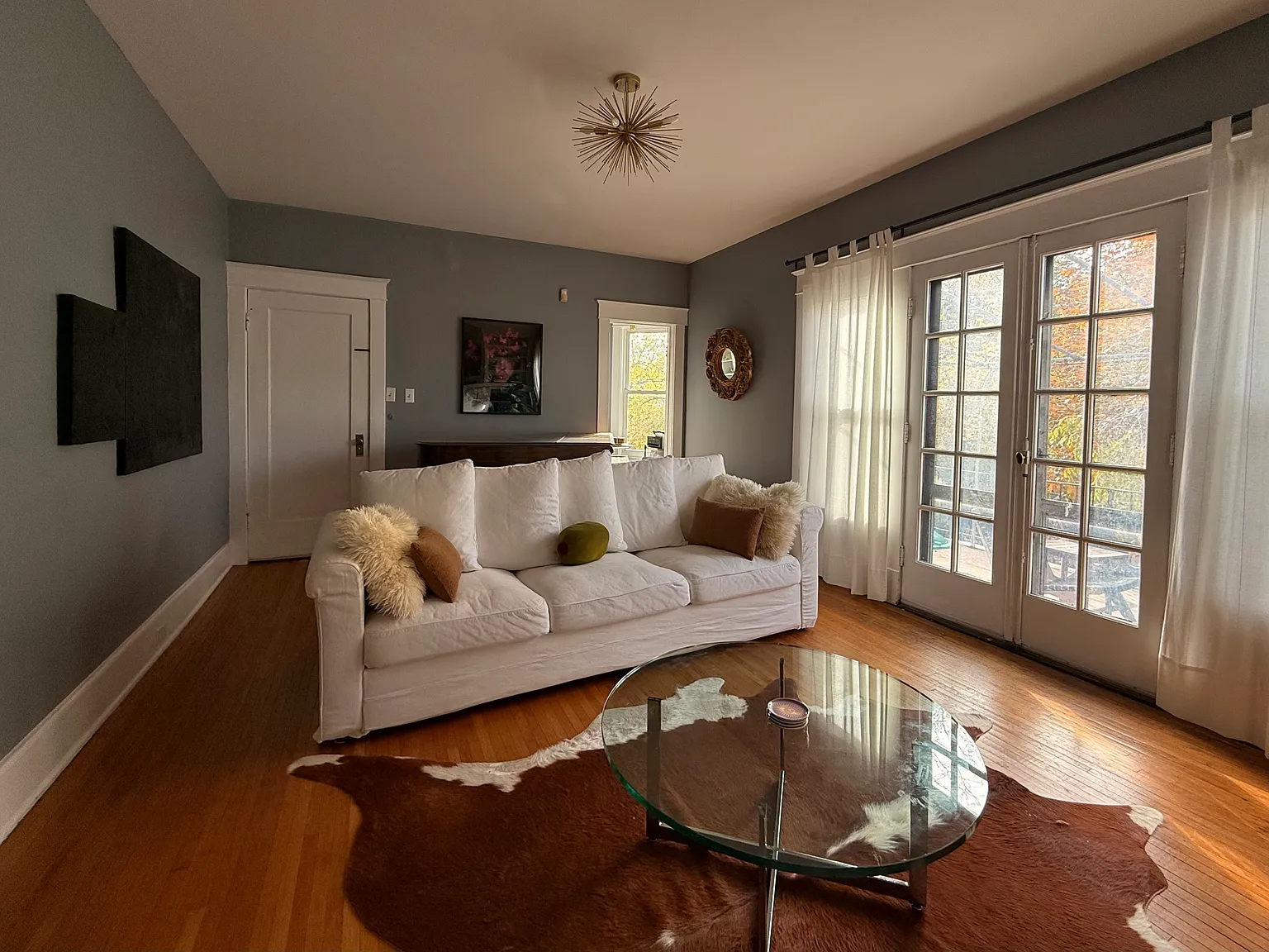 3 bed, 1832 sqft, $2,999 — Photo 2