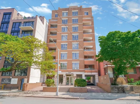 2525 Newtown Avenue #5D, Astoria, NY 11102