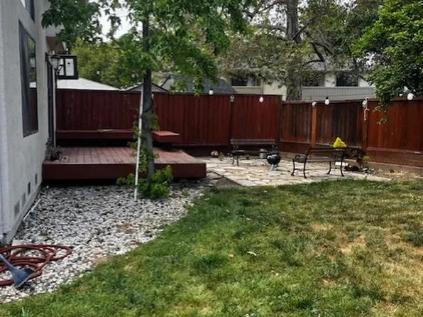 574 Glenmoor Cir, Milpitas, CA 95035