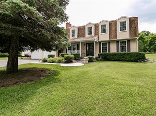 8496 Green Lakes Rd, Fayetteville, NY 13066