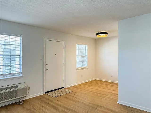 800 Martin Behrman Ave #202 — Photo 6