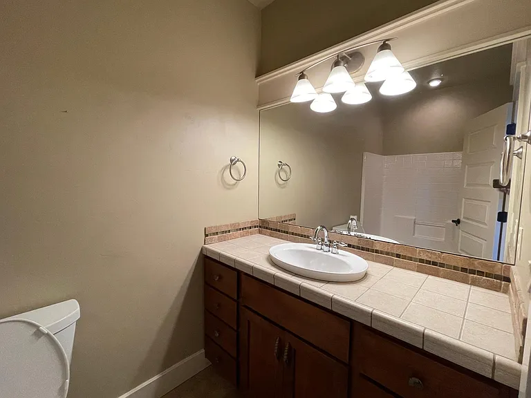 644 N Senora Way — Photo 16