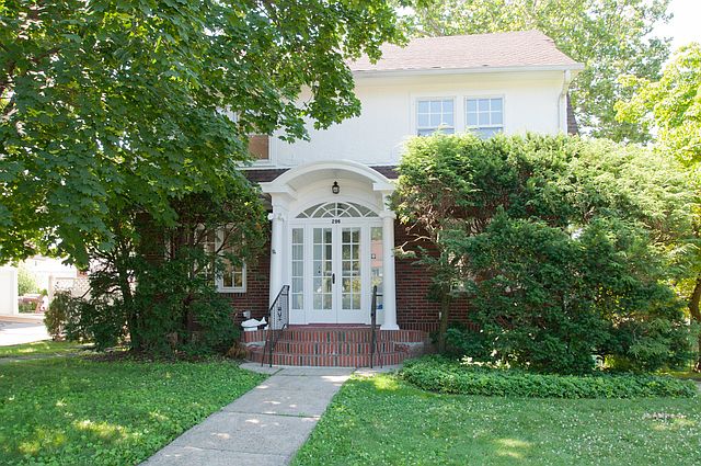 1st image of 296 E Lincoln Ave