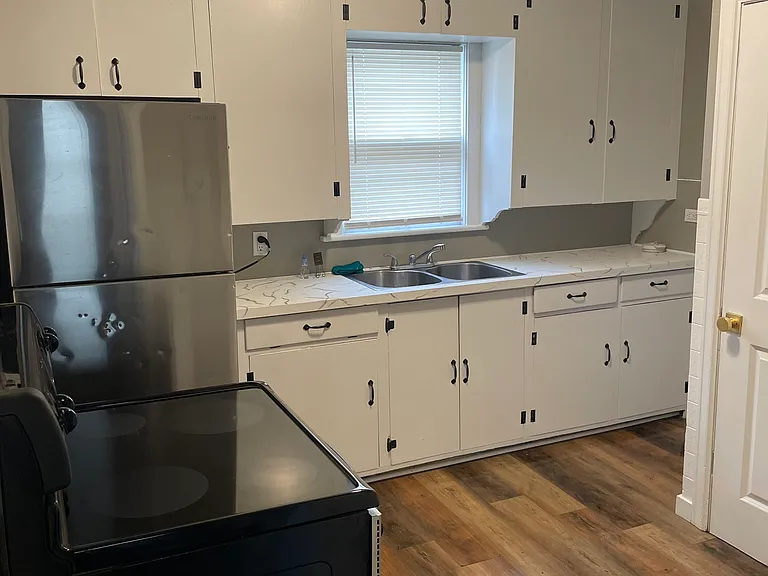 1255 Shadyside Ave SW — Photo 2