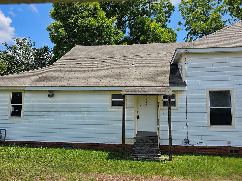 1st image of 716 E Main St