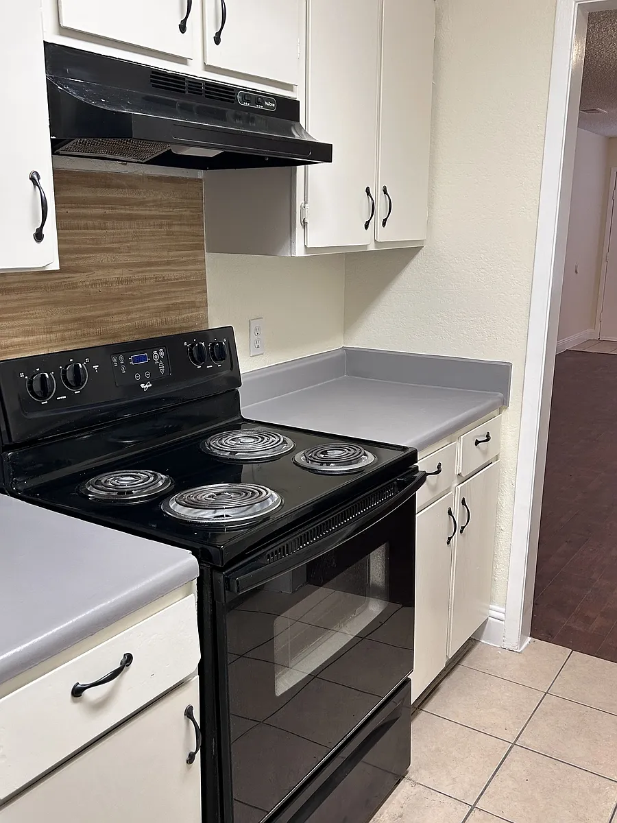 Building Photo - 605 McQueary St #1
