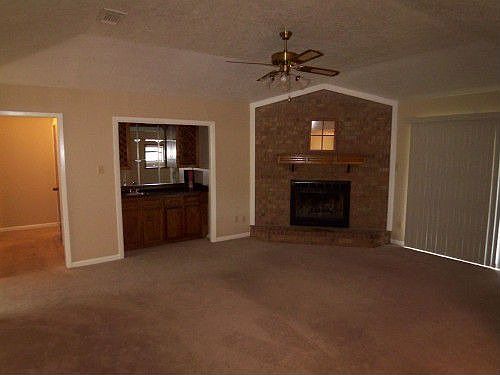 3rd image of 1409 Bayou Woods Dr