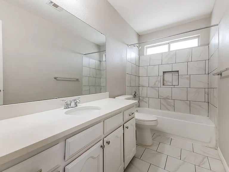 6902 Graham Dr — Photo 16