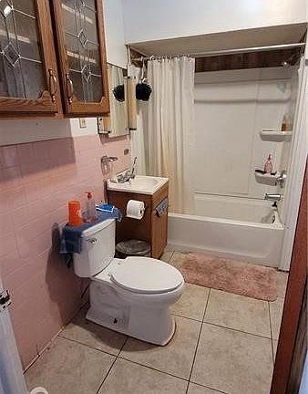 3rd image of 104 Shenango St