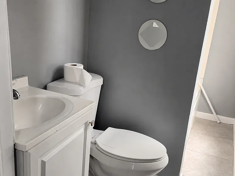 28 Hickory St #1N — Photo 7