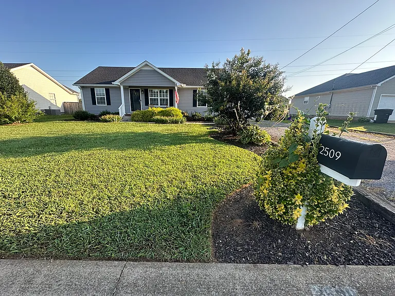 2509 Chalice Dr — Photo 2