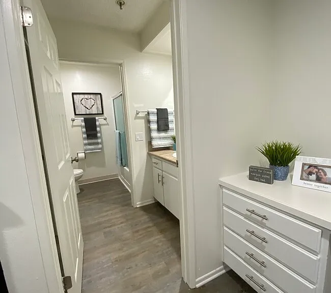 Westwood Executive House — Photo 21