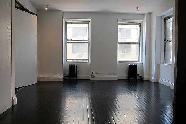 Rented by Triumph Property Group | media 11