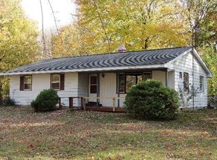 933 W Ingham Rd, Sanford, MI 48657