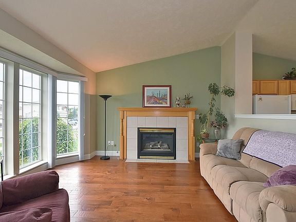 2nd image of 1427 E Houghton Ct