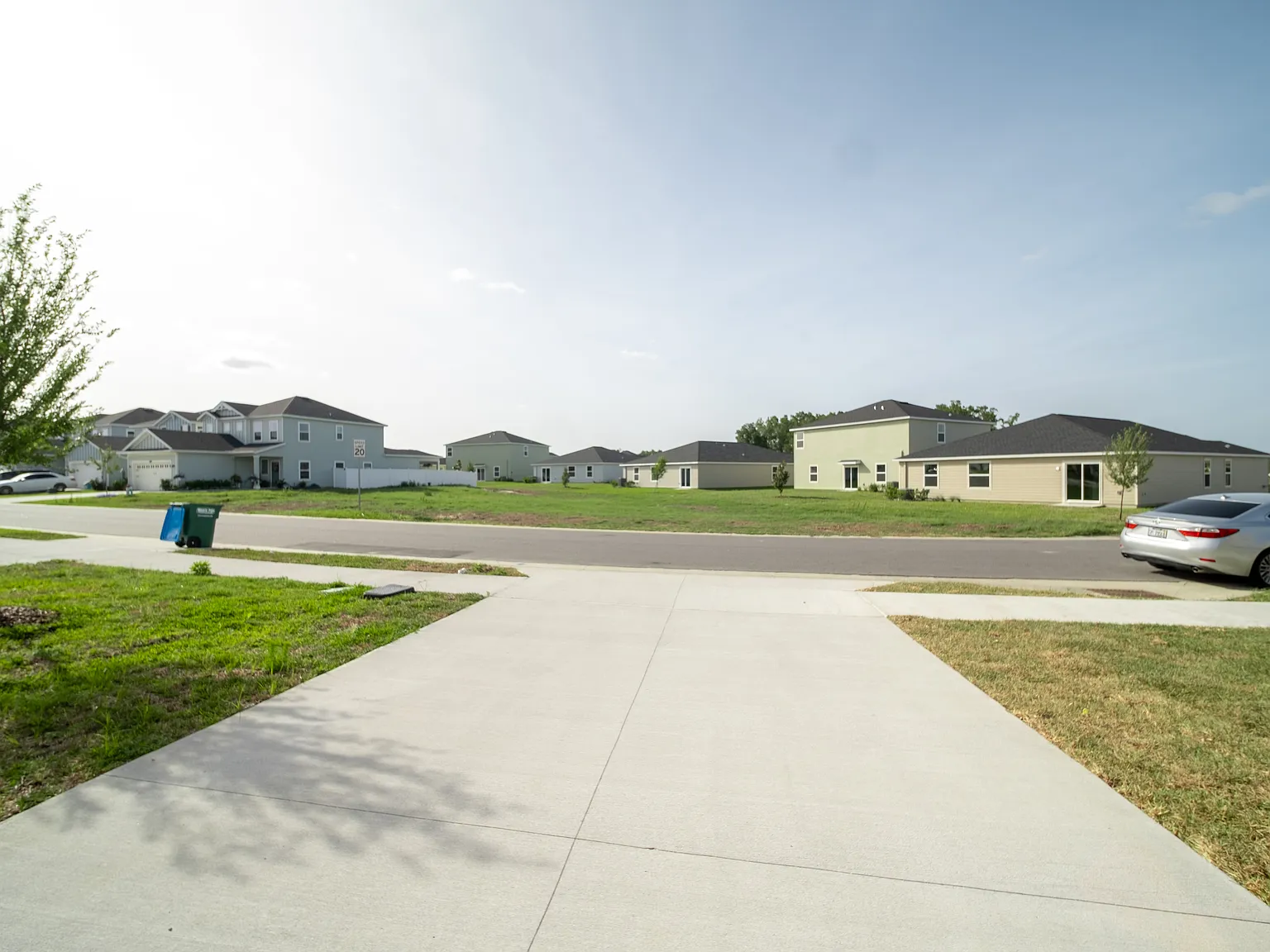 4 bed, 1821 sqft, $2,095 — Photo 2