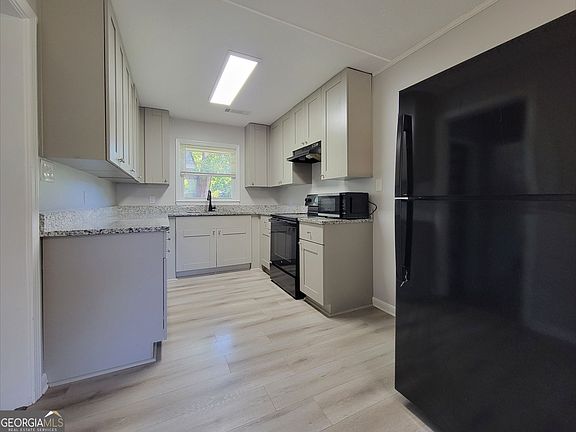 4th image of 426 Northcrest Dr